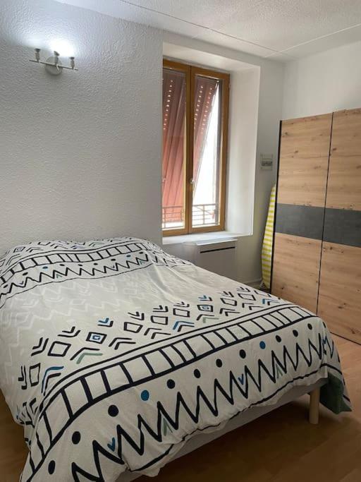 Bourbonne Les Bains, Appartement T2 Pour 2 Luaran gambar